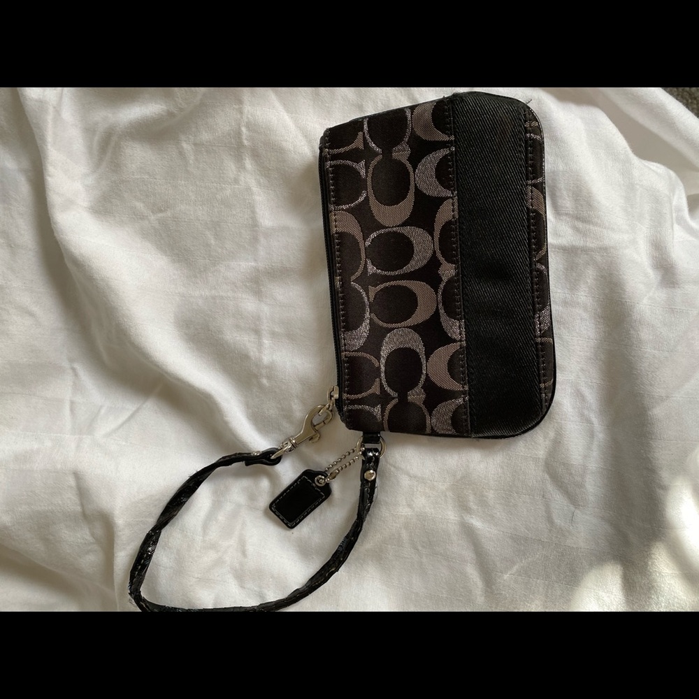 Coach Wristlet - Picture 3 of 4